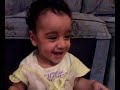 بنت امورة شقية تضحك ضحكة جنان