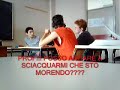 in bagno a sciacquarsi