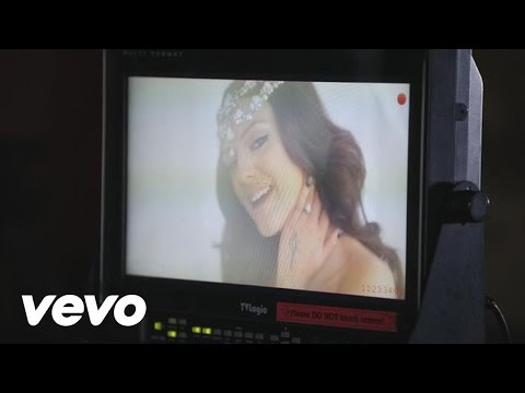 Cher Lloyd – Behind The Scenes of With Ur Love