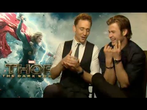 Tom Hiddleston & Chris Hemswort...