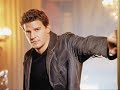 David Boreanaz.. Lee\