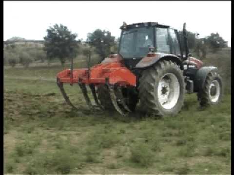 ripper - E un attrezzo necessario per la preparazione del terreno che permette di ottenere ottimi risultati in breve tempo anche su terreni ostili grazie ai materiali...