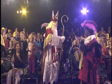 Ron Boszhard zingt Sinterklaas binnen