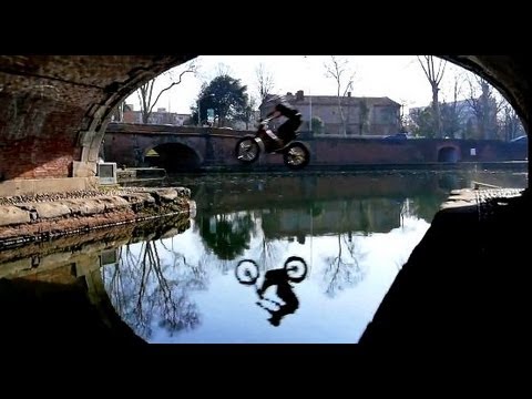 Julien Dupont y Christophe Bruand por las calles de Toulouse > off road Julien Dupont y Christophe Bruand por las calles de Toulouse