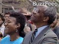 Barack Obama in a 1990 video at Harvard protests in favor of the cause of Professor Derek Bell and the hiring of more minority faculty members. The full background: www.buzzfeed.com Twitter.com/BuzzFeedAndrew
