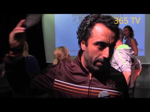 365 TV intervjuar ÖZZ Nujen på IDEMÄSSA i Hammarkullens Folkets Hus 29/3-2012