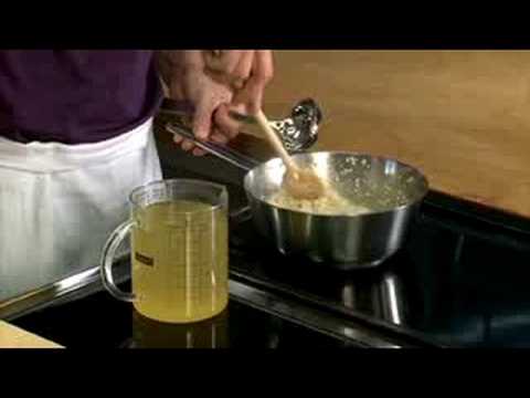 kuechengoetter - Risottoreis kommt aus Italien und kann in zahlreichen Variationen zubereitet werden. In unserem Video von http://www.kuechengoetter.de/index.html erhalten Si...