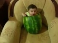 Dítě a meloun