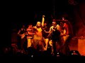 ney matogrosso. o teatro magico e moveis coloniais de acaju