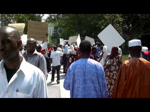 Manifestation des Guinéens contre les dérives d’Alpha Condé devant la Maison Blanche