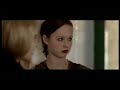 di "nonno", gente che "si atteggia a a Christy Turlington" e altre sciocchezze http://www.youtube.com/watch?v=u2RxqJjCFhU