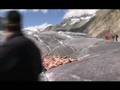 Hundreds strip naked on glacier in global warming protest