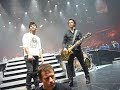 L'entrée des Jonas Brothers au Soundcheck .