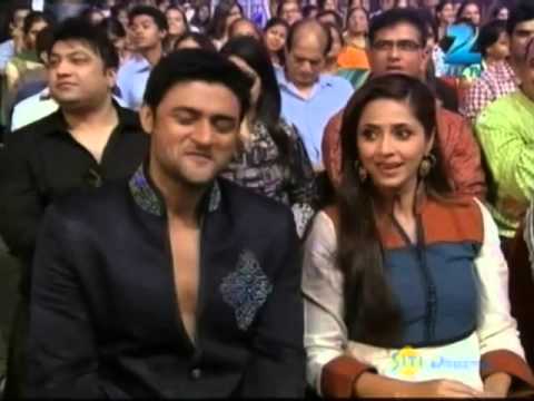 zee - Asad and Zoya announce Best Jodi and Favourite Naya Sadasya award at Zee Rishtey Awards-2013.