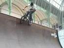 Rue au Grand Palais bmx hipHop battle urbain Paris suburb banlieue radio nova street