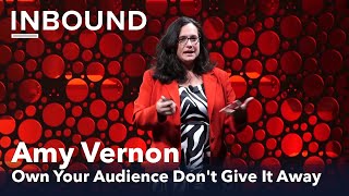 Photo of Amy Vernon speaking