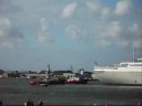 Binnenkomst SS Rotterdam cruiseschip bij Rozenburg