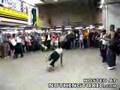 videos de Patadon a la niña