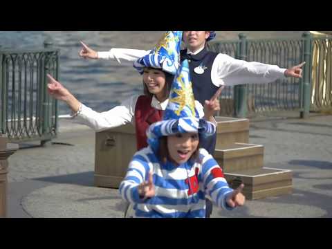 magical - 東京ディズニーシーで2011年秋に開催されている「Be Magical!」 ツアーガイドの衣装を着た出演者がバトントワリングを魅せてくれますが、その方を中心に追っかけた動画です。