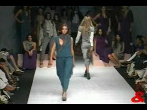 CHASCO EN DESFILE COLOMBIAMODA