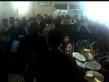 a o grupo de louvor  cantando