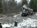 Видеоновость УРАЛ лесовоз проходит брод