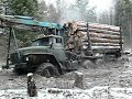 Ruské auto s drevom
