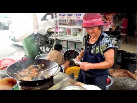 koay teow - For more info http://mana.my Char Kuay Teow is one of the most popular dishes in Penang, and every Penangnite has their favourite. There are, however, few Ch...