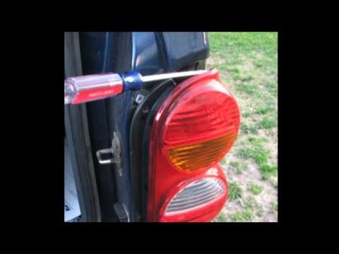 Jeep Liberty change stop, turn, and tail bulbs