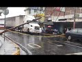 Poste cae sobre una rastra en Soyapango