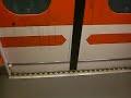 Metro Prague sliding door with voice - Metropolitana Praga