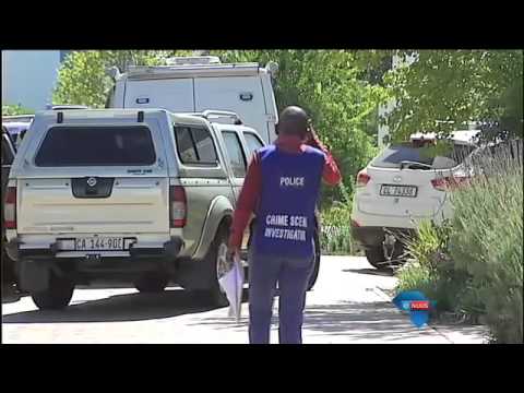 Bure geskok oor moord op drie gesinslede / Neighbours shocked by murder of three family members Bure geskok oor moord op drie gesinslede / Neighbours shocked by murder of three family members