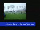 Beelden van de competitiewedstrijd Spakenburg F5 - Baarn F5 op een regenachtige zaterdagmorgen in april 2008