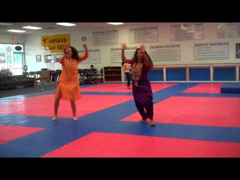 Gori Girls dancing on Punjabi Song New