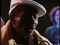 riach�o canta o cl�ssico samba de sua autoria 
