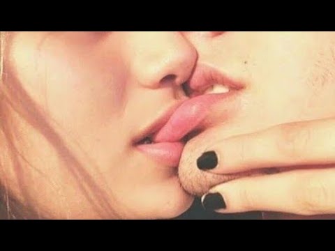 Trish Stratus HOt Kisses_Fights With Stephanies