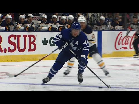 Video: Rielly takes advantage of Sabres casual defence