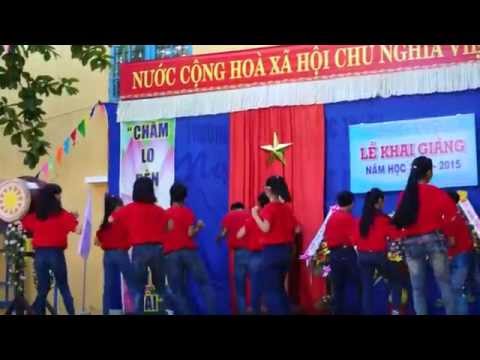 Múa hát tập thể