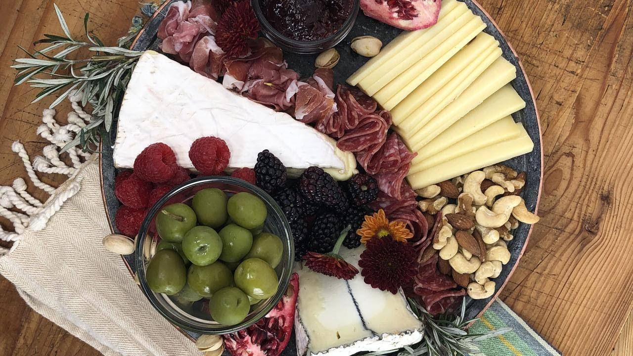 Rachael Ray Show | “Cheese By Numbers” Creator Marissa Mullen’s Guide to Building a Beautiful Cheese Plate Every Time