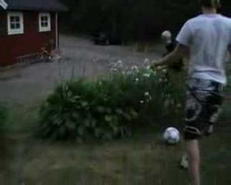 Pontus kickar
