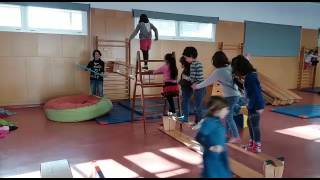 "Tota la sessió de psicomotricitat és una àrea simbòlica, una escena on el nen representa (torn