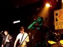 Grupo trashmetal de Madrid en concierto en la sala ritmo&compas.mUxa sEdA!!(eL oTrO guitArrA esTá en Lo oScuRo...)