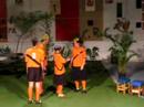 jogando no quintal   improviso com objeto   laranja: cena 01