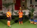 jogando no quintal   improviso com objeto   laranja: cena 01