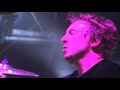 Bekijk muziek clip van Deftones met When Girls Telephone Boys