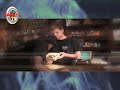 Het roken van pure marihuana wordt gestimuleerd. Op 1 juli gaat nl. de nieuwe tabakswet in. Het is dan verboden om in horeca gelegenheden te blowen.Als jouw jointje puur uit wiet of hasj bestaat, zonder tabak vermengd, dan valt het echter niet onder de tabakswet. Marihuana wordt verder gepromoot in de song van Killa Pzi en MC Sranang.Killa Pzi is één derde van de groep PLS. Hij is door uitvoerend producenten Lange Frans en DJ MBA aan MC Sranang gekoppeld om de samen in het Surinaams deze pro marihuana song te maken. MC Sranang is als één van de grondleggers van de Nederlandse hiphop een levende legende. Hij opereert tegenwoordig ook onder de naam Zwarte Sjaak.
