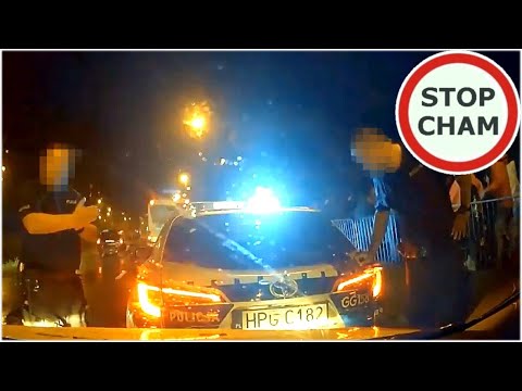 POLICJA COFA I POWODUJE KOLIZJE – CO NIE WIDZIAŁEŚ PAN, ŻE JADĘ NA SYGNALE?