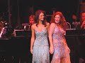 Click here to watch this video Samantha Harris performs at What A Pair charity dinner in a duet with Vicki Lewis 