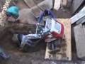 TAKEUCHI MINI EXCAVATOR ACCIDENT LIVE DIGGER CRASH BAGGER UNFALL 挖掘机事故escavadora