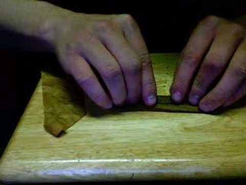 Oregano-Gami (How to roll a blunt)